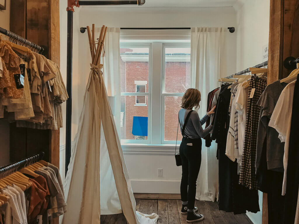 picture of woman shopping